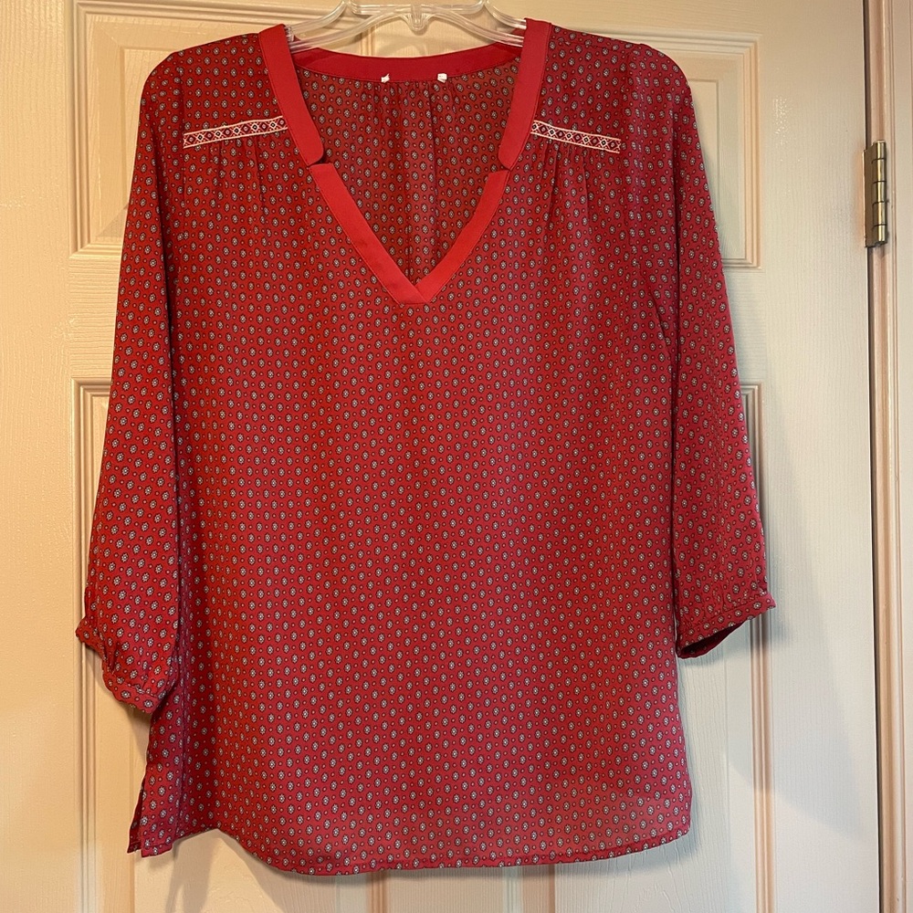 Red V-Neck Women's Top w/Side Slits‎ & Button Sleeve Cuff, Approx. Size Medium